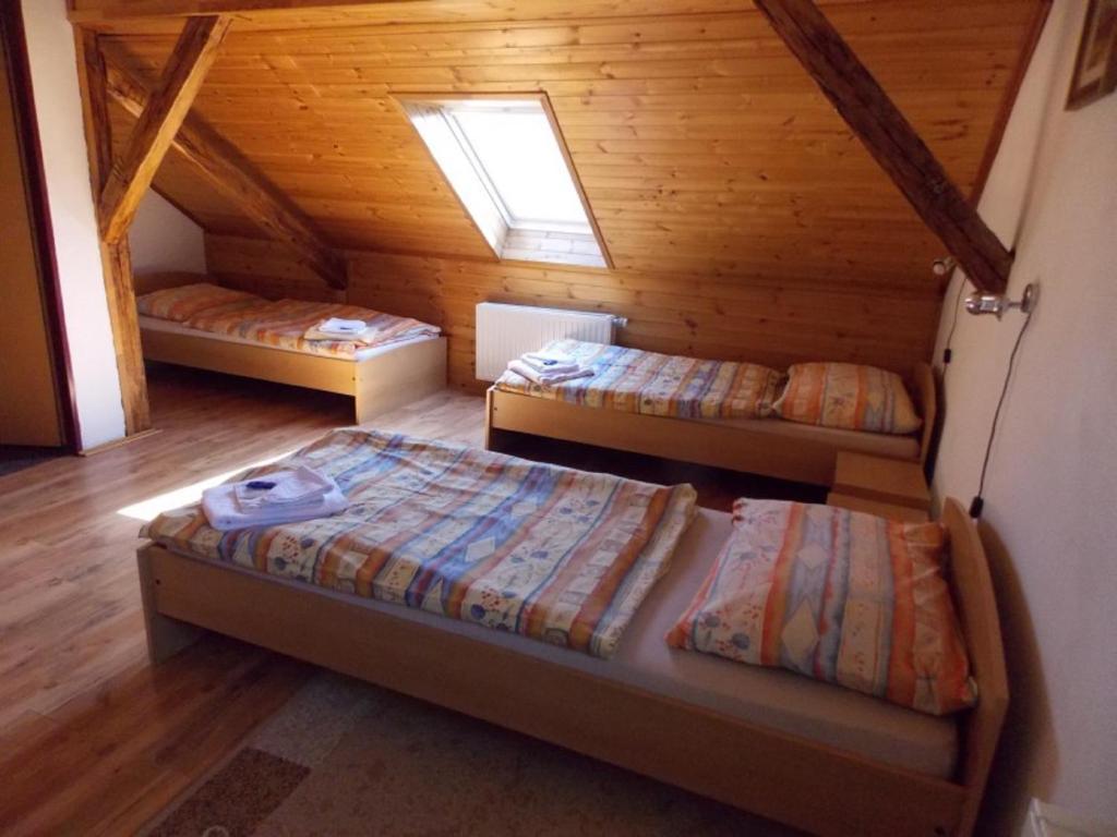 Kajovska Hospoda Bilik gambar